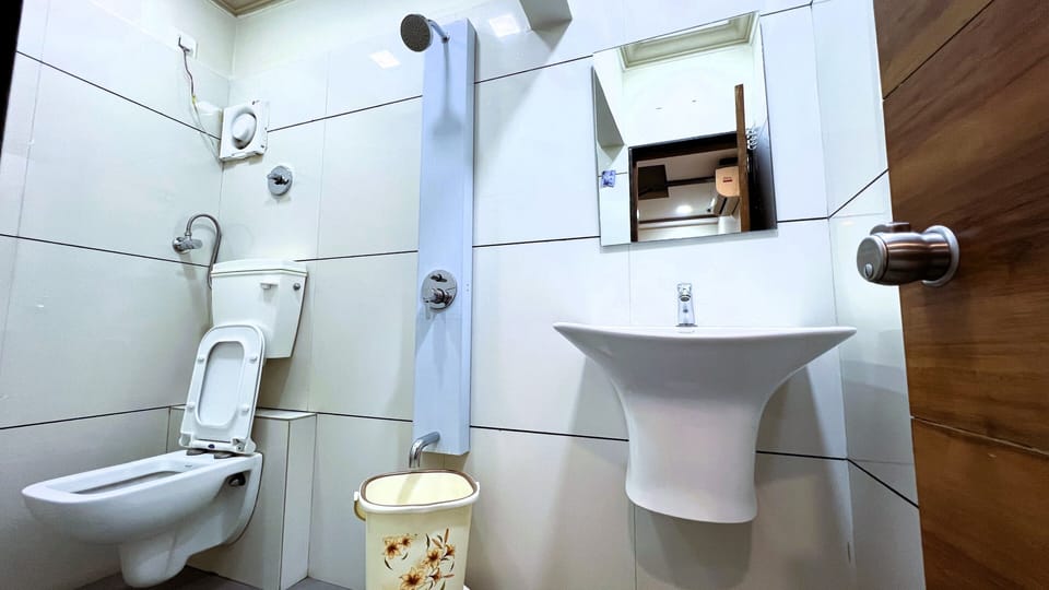 Family Triple Room | Bathroom
