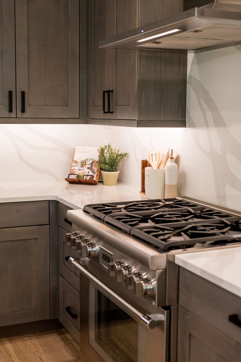 Gas burners and luxury oven make culinary dreams a reality