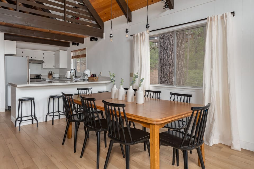Dining Area 2