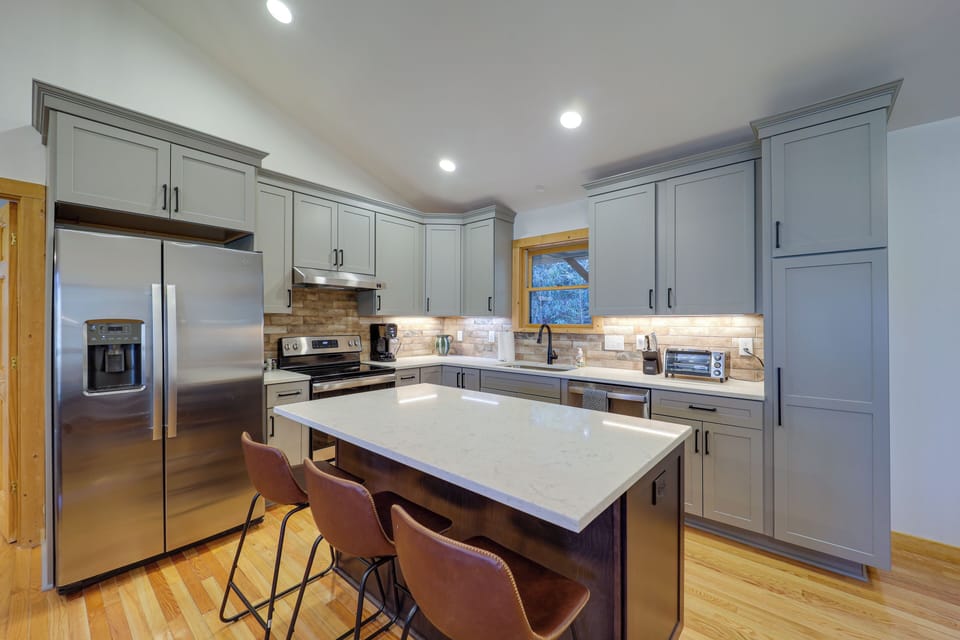 House (4 Bedrooms) | Interior