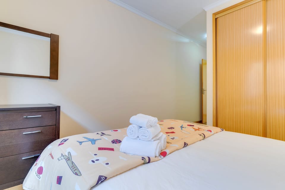 City Apartment | 2 bedrooms, iron/ironing board, free WiFi