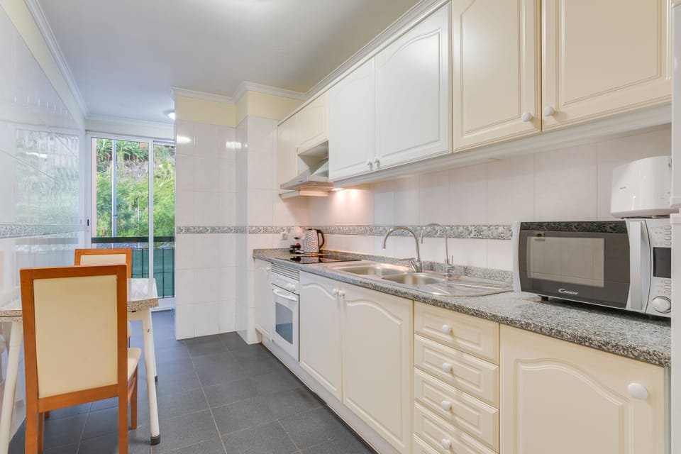 City Apartment | Private kitchen | Electric kettle