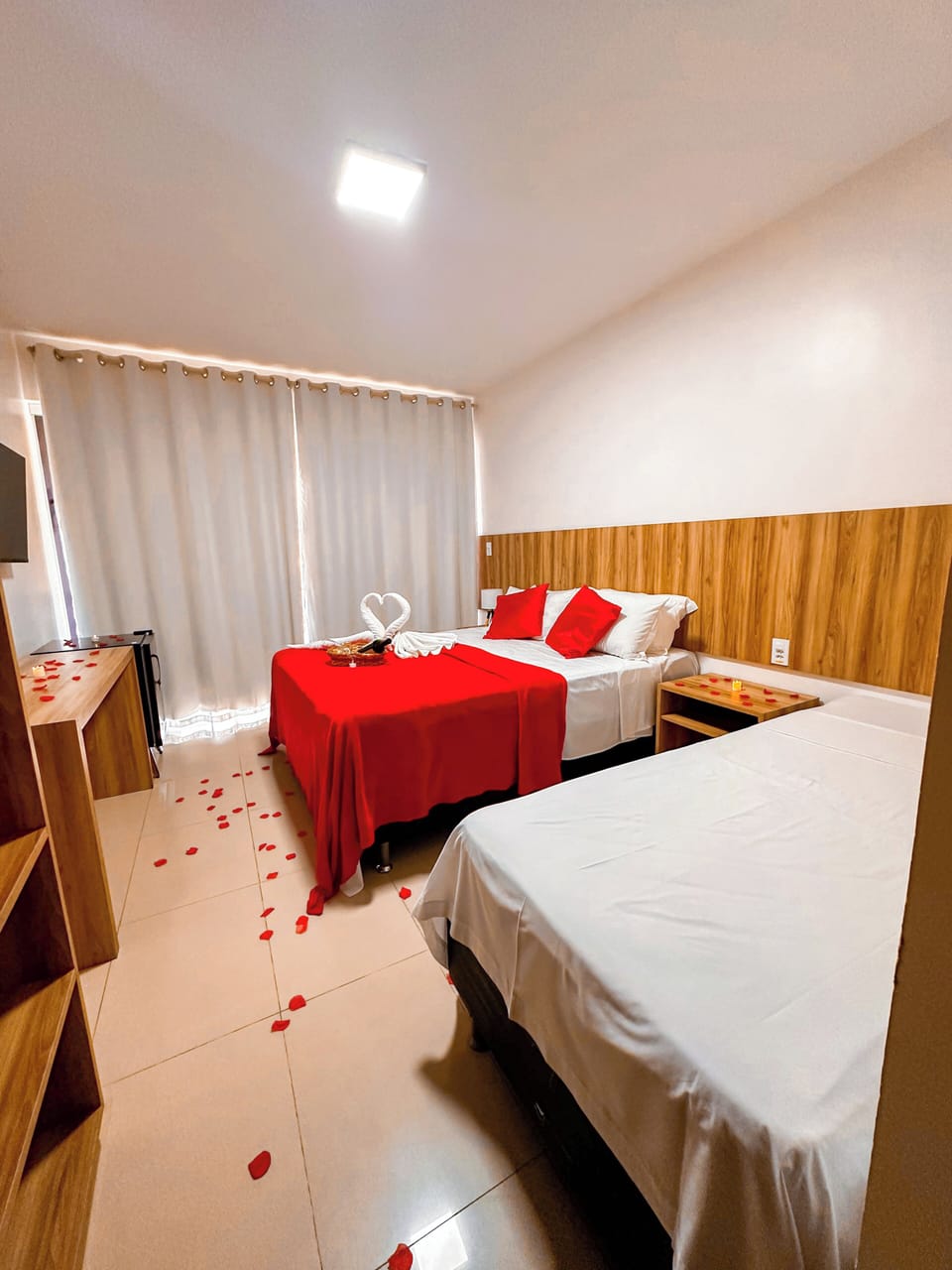 Family Suite, Multiple Beds, Patio, River View | Premium bedding, pillowtop beds, individually furnished, desk