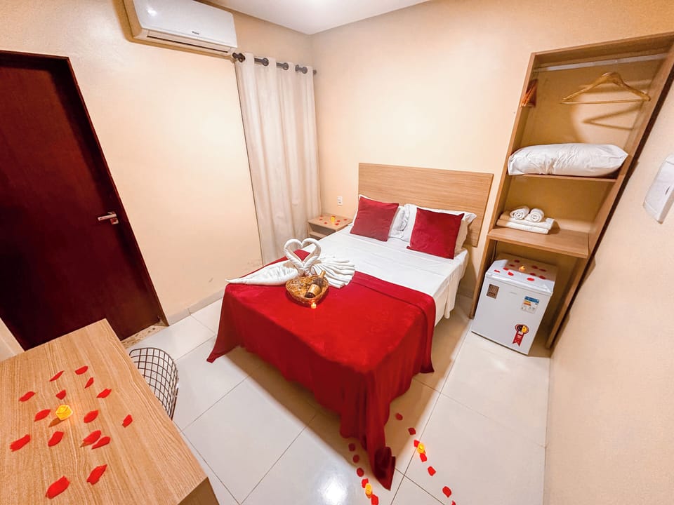 Suite, 1 Double Bed, Non Smoking | Premium bedding, pillowtop beds, individually furnished, desk