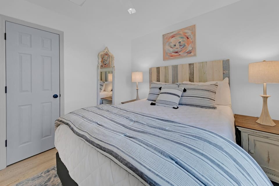 Guest bedroom