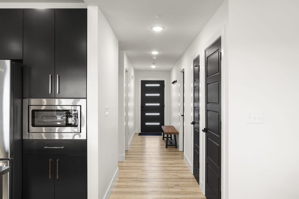 Main Level: Hallway
