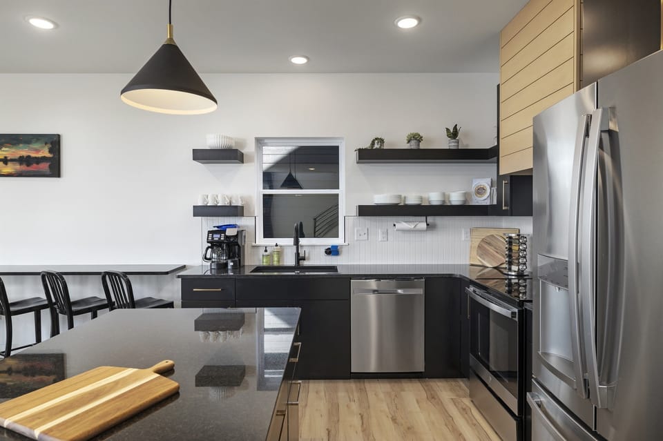 Main Level: Kitchen