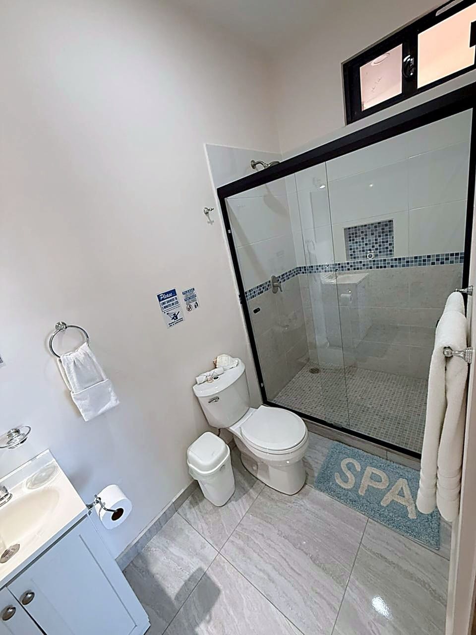 Basic Double Room | Bathroom