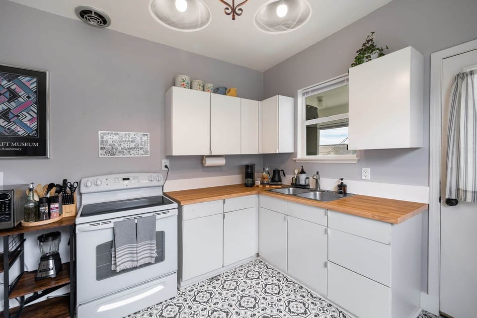 "This Airbnb was amazing! I was shocked to see how many kitchen appliances are provided" - Sophia