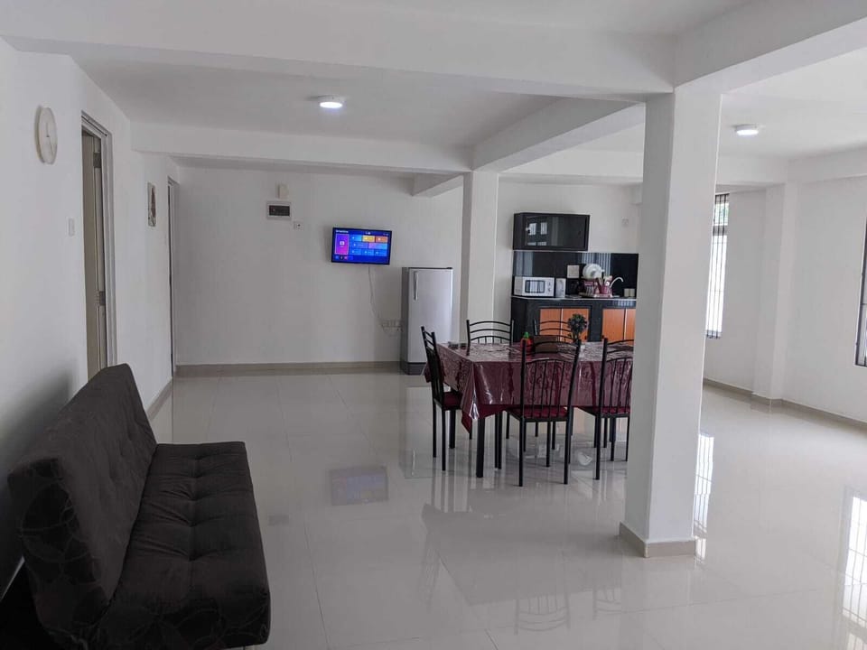 Panoramic Room | Private kitchen | Cleaning supplies, paper towels