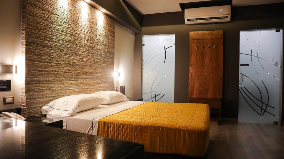 Comfort Room | 1 bedroom, desk, WiFi (free), bed sheets