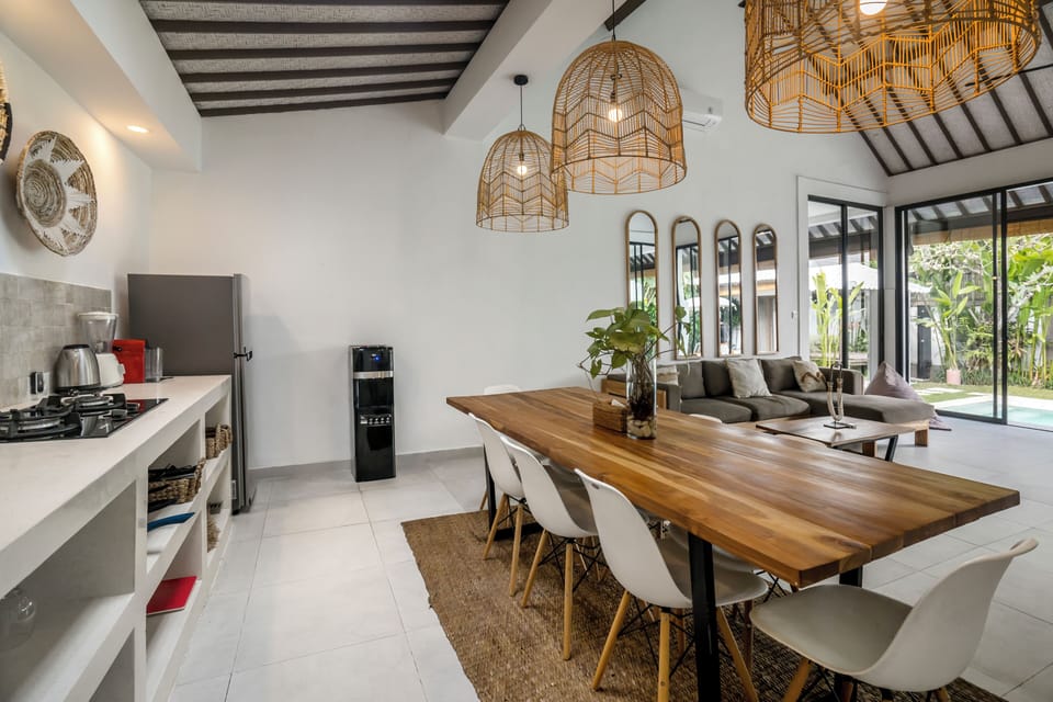 Deluxe Villa, 3 Bedrooms, Private Pool, Garden View | Private kitchenette | Fridge, microwave, stovetop, coffee/tea maker