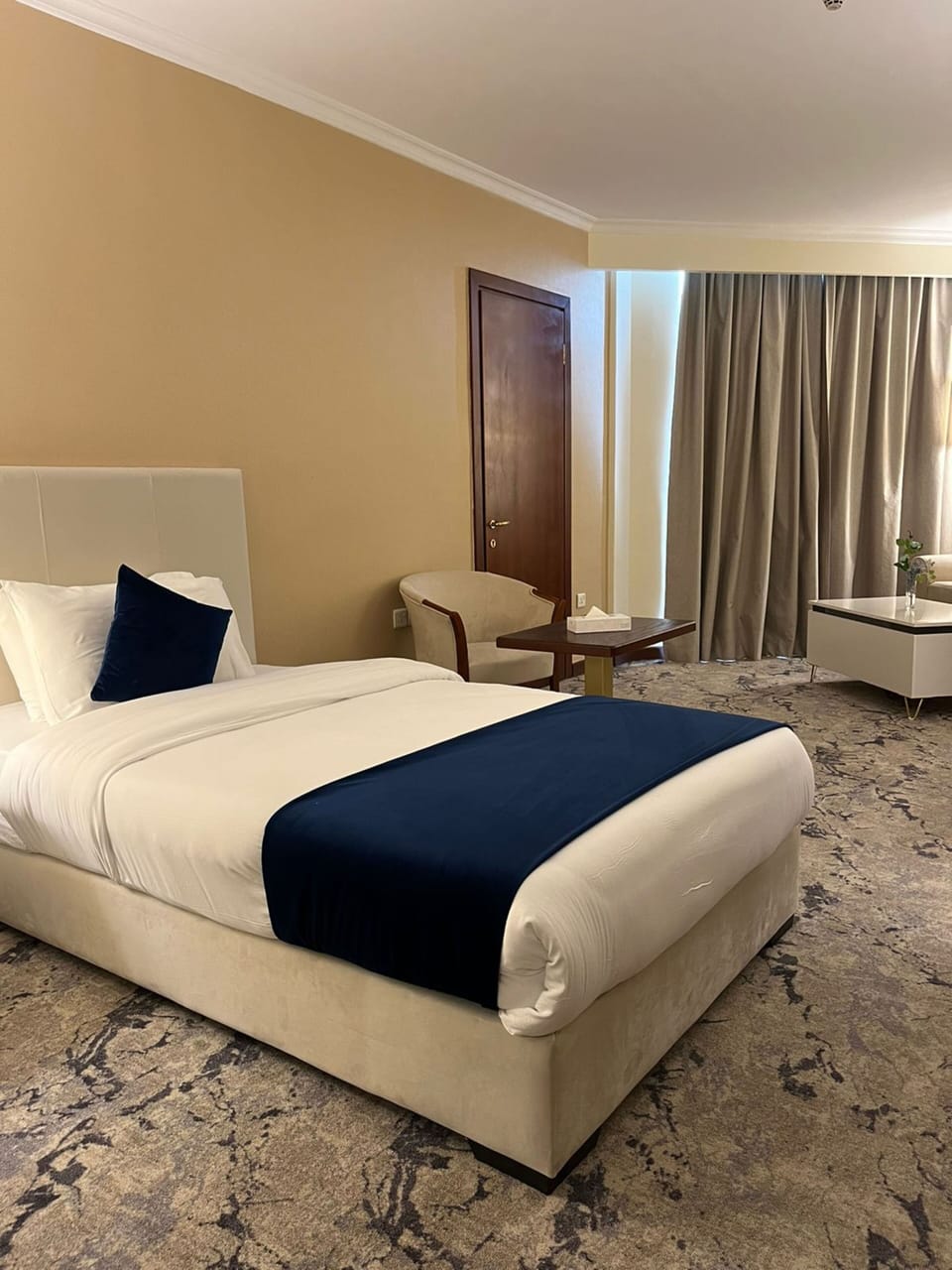 Deluxe Queen Room | Egyptian cotton sheets, premium bedding, down comforters