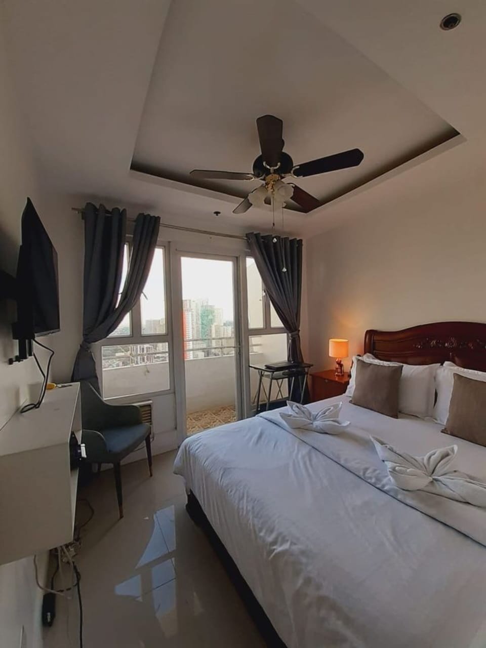 Executive Studio Suite | Premium bedding, minibar, individually decorated, individually furnished