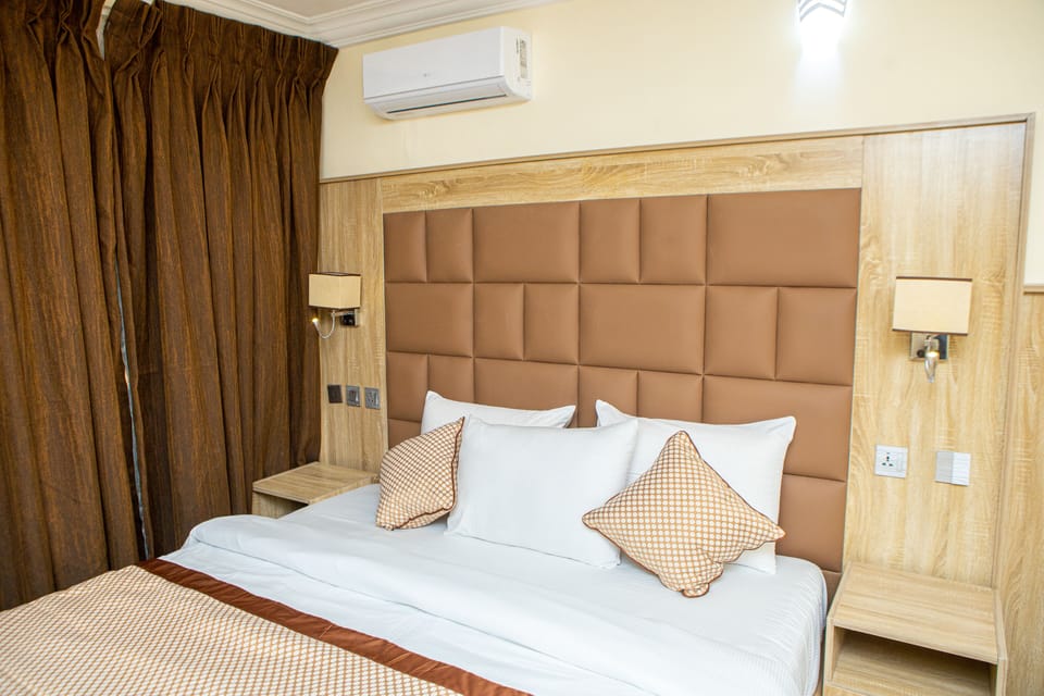 Standard Room | 1 bedroom, in-room safe, individually decorated, individually furnished