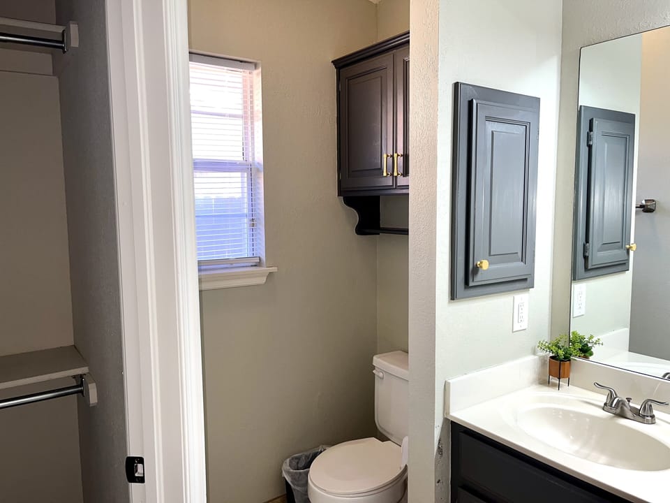Bathroom 1 (in Bedroom 1)
