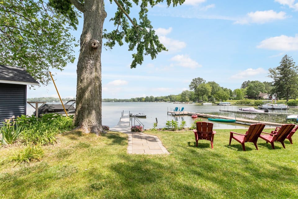Private dock on Hutchins Lake