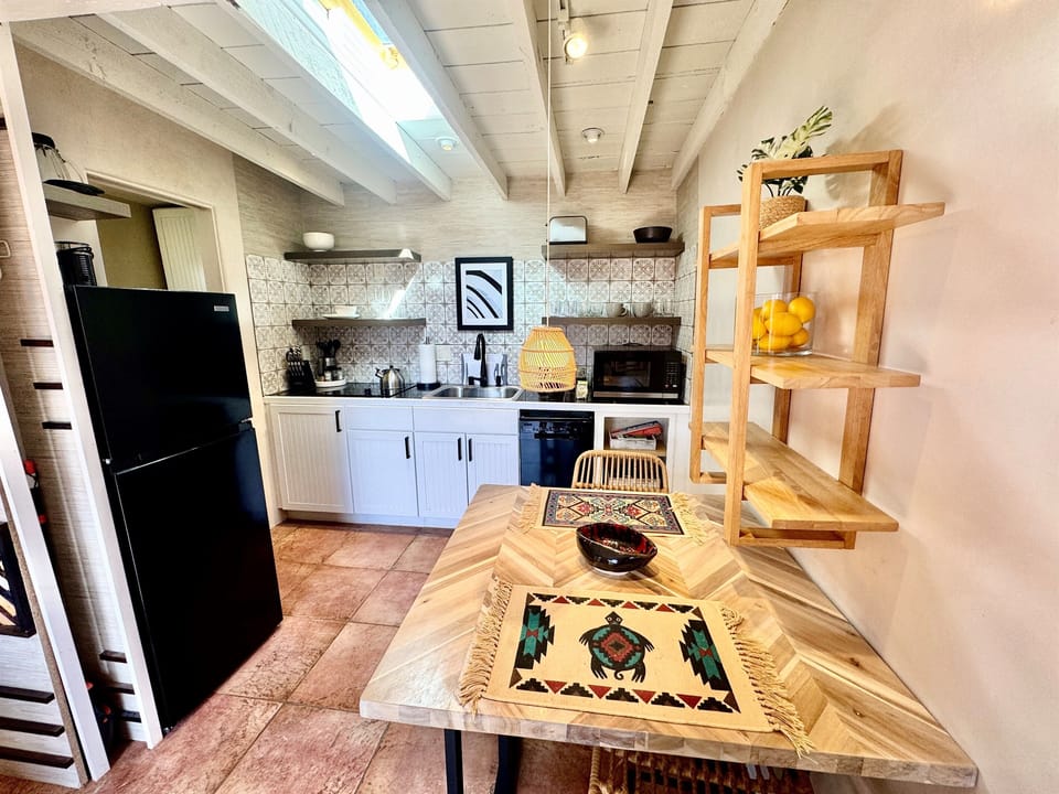Custom Eat-in Kitchen