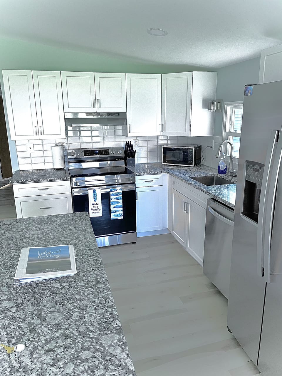 Newly remodeled kitchen, fully equipped with new appliances and kitchen utensils