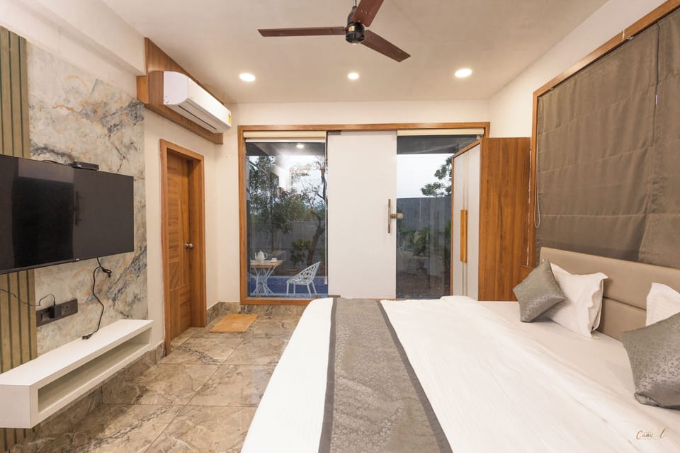 Presidential Suite With outdoor Pool | Bed sheets