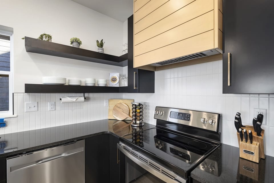 Tree House - Main Level: Kitchen