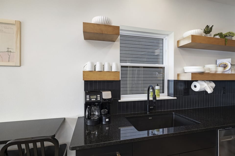 Rocky Resort: Main Level - Kitchen