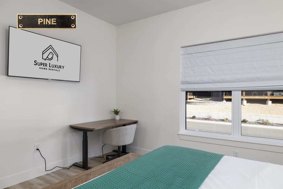 Tree House - Main Level: Bedroom 1 "Pine" w/ King Bed and ensuite bathroom