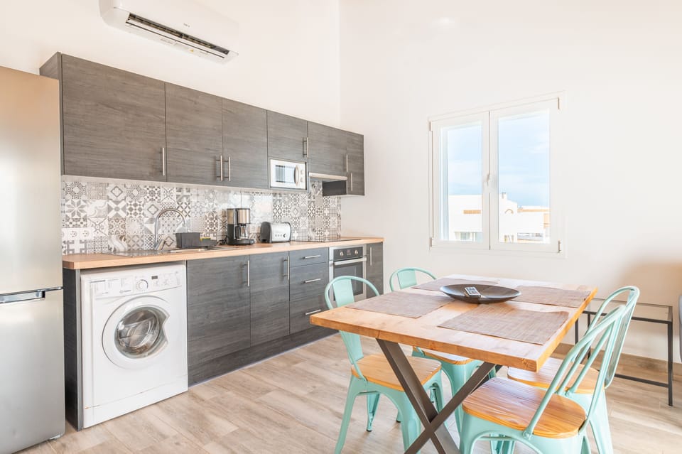 Superior Penthouse, 1 Queen Bed with Sofa bed, Kitchen, Partial Sea View | Private kitchen | Microwave, stovetop, coffee/tea maker, electric kettle