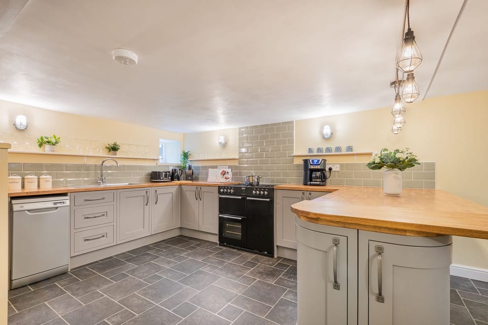 Lakeland cottage (1)