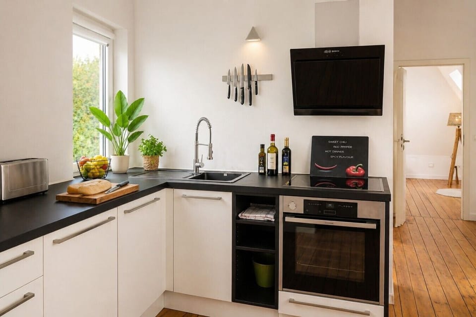Modern kitchen with everything you need to cook and dine