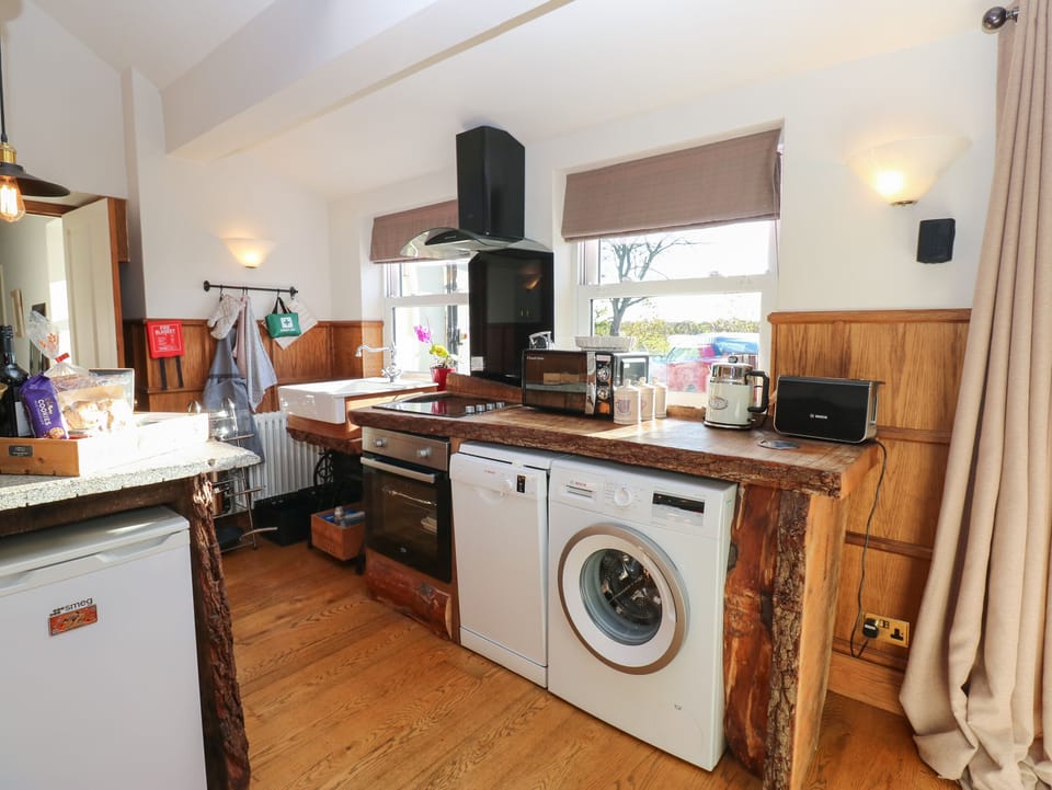 Fridge, dishwasher, electric kettle, toaster