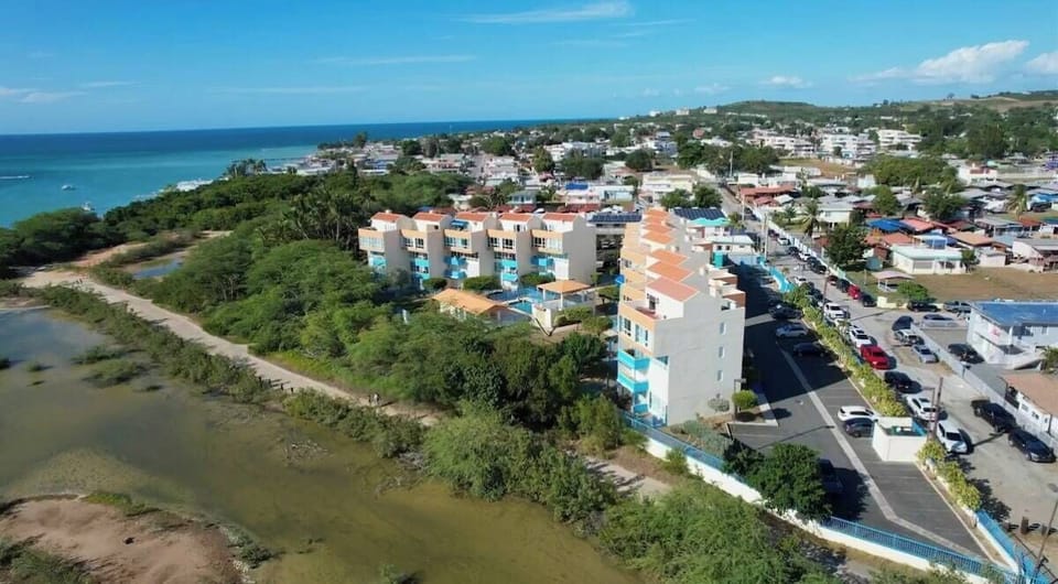 Better view of the nature trail that leads to El Combate Beach.