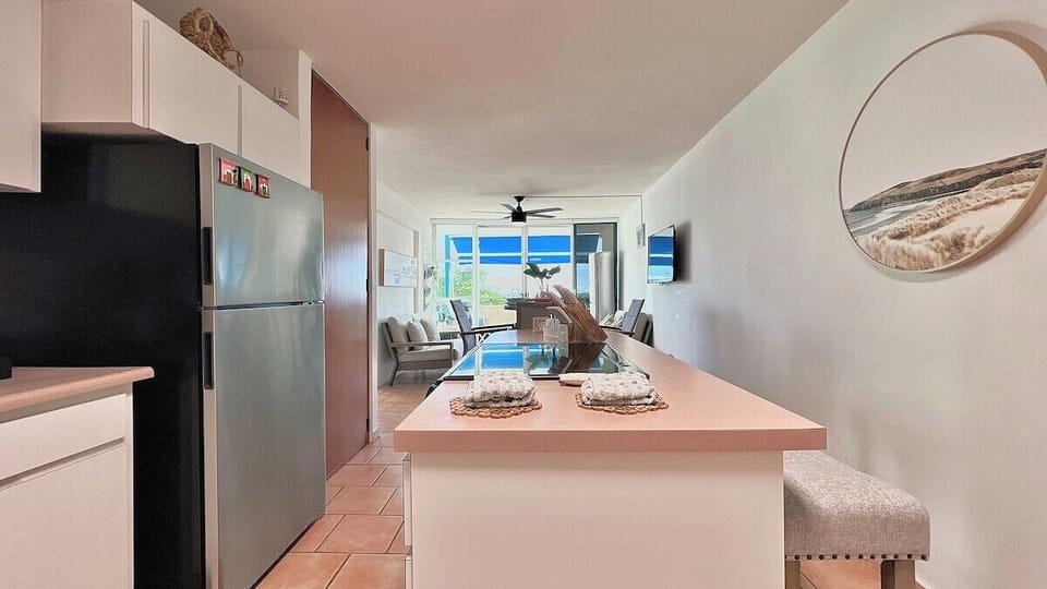 Fully equipped kitchen with everything you need for your trip!