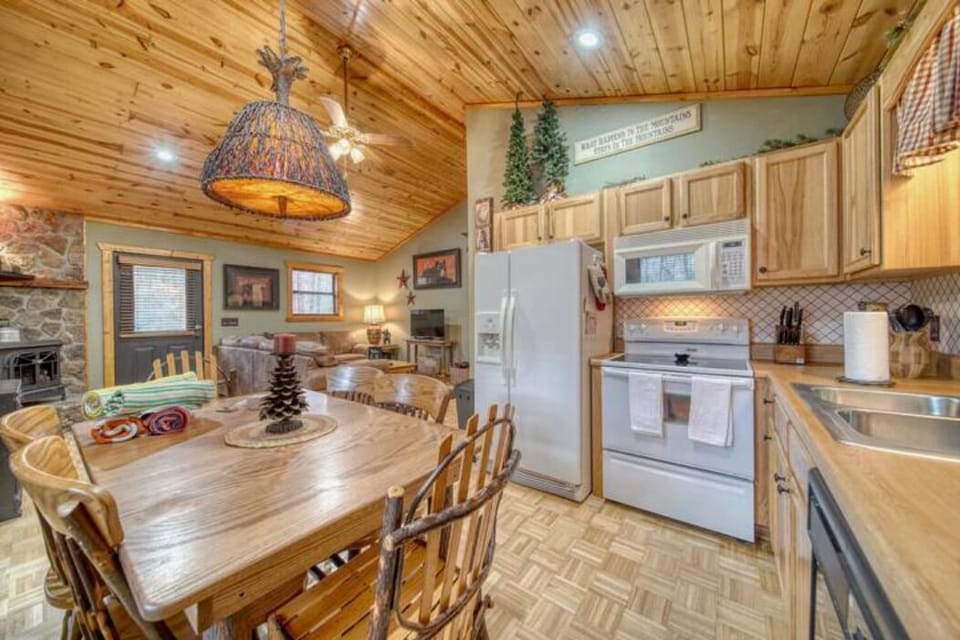 We also loved the well-equipped kitchen with two sinks. Colin