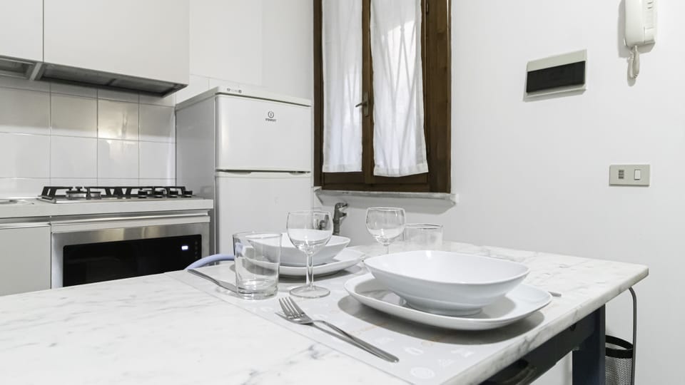 Apartment (1 Bedroom) | Interior