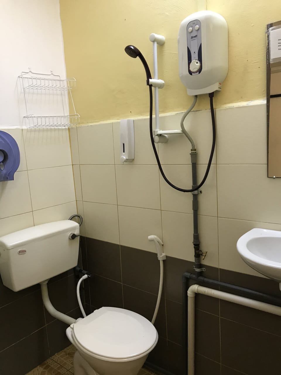 Basic Double Room, 1 Queen Bed | Bathroom | Shower, free toiletries, hair dryer, slippers