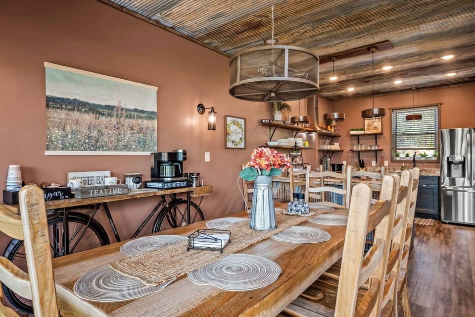 Dining room with coffee bar to get you going in the mornings!