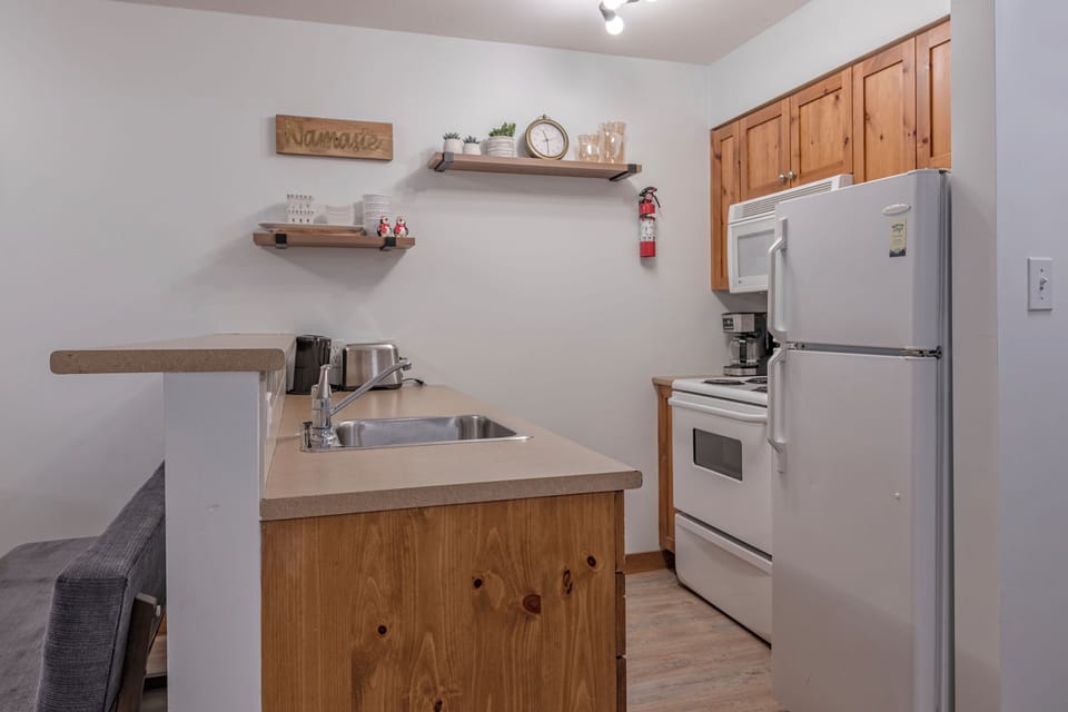 Full Kitchen 
