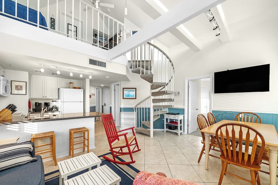 Maining Living Area