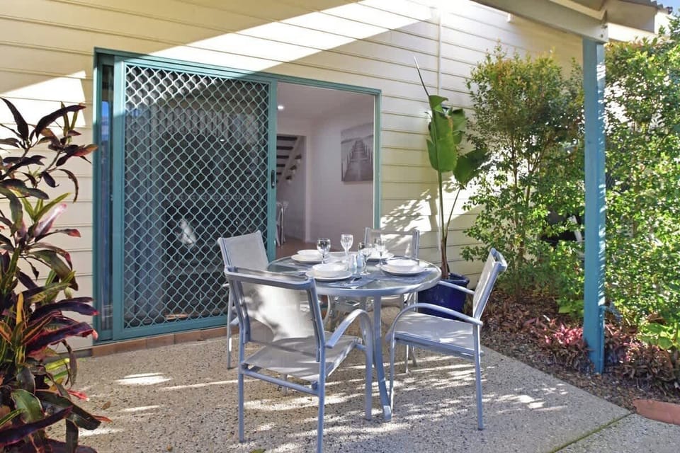 Example of a Superior Outdoor Living