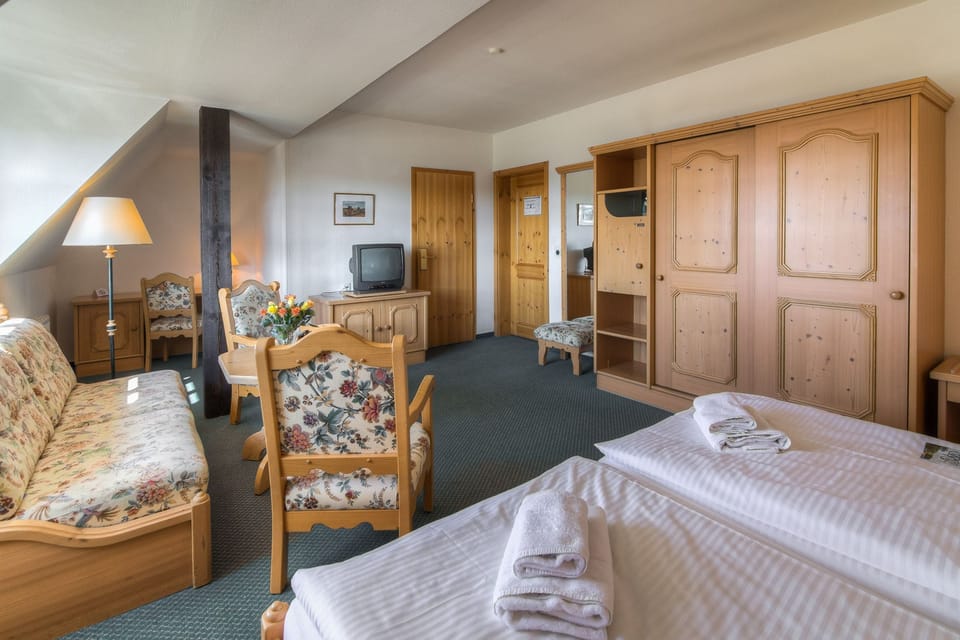 Double Room | In-room safe, desk, cribs/infant beds, bed sheets