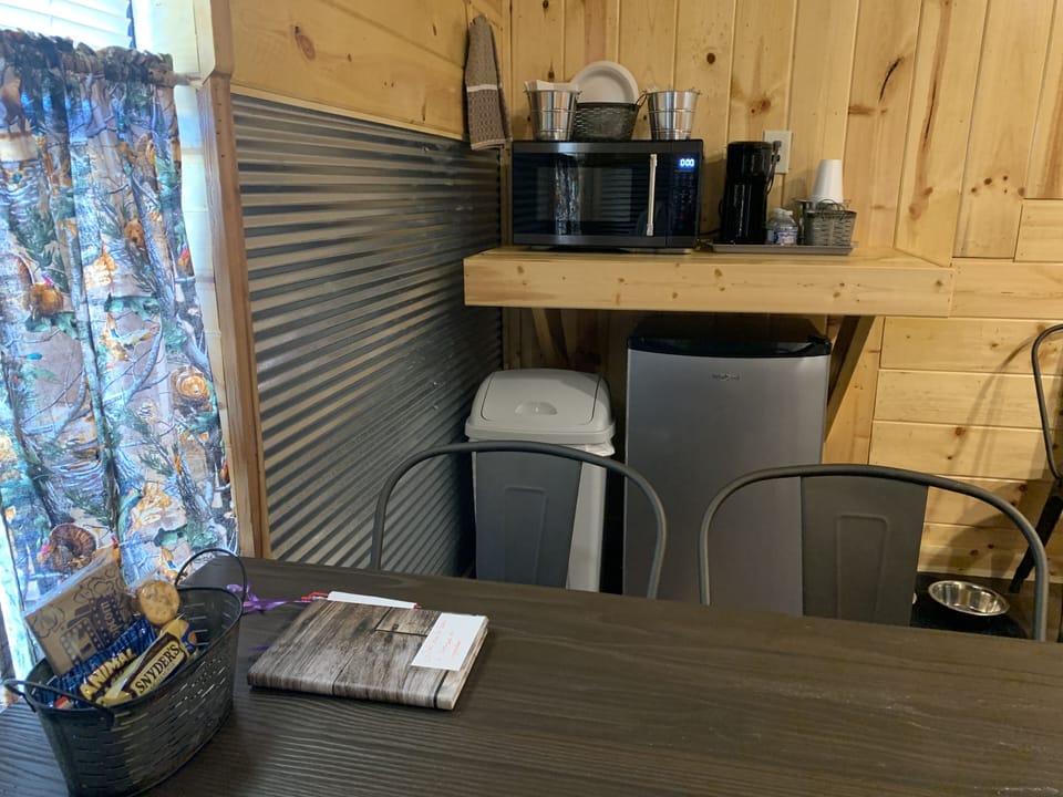 mini fridge, microwave, keurig coffee maker ~ Buffalo Wallow Cabin 