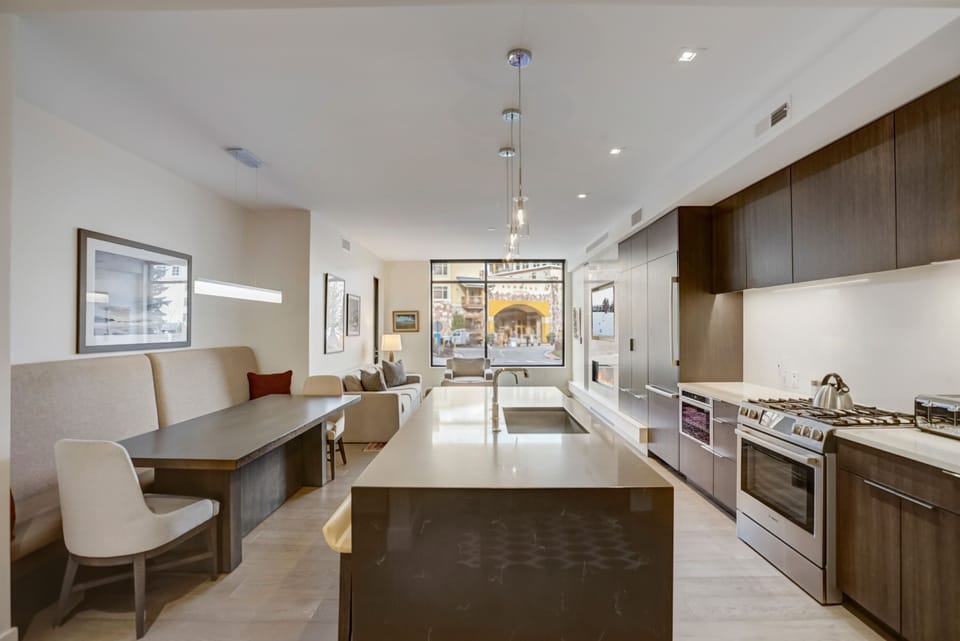 Kitchen / Living Room / Dining Area