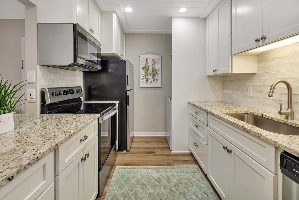 Ocean Walk Q7 - Beautiful Updated Kitchen