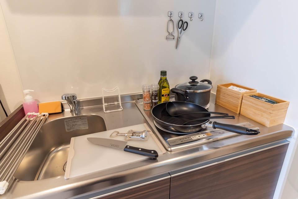 Standard Apartment | Private kitchen | Full-size fridge, microwave, stovetop, electric kettle