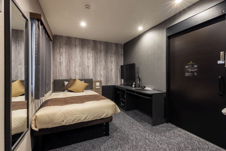 In-room safe, desk, free WiFi, bed sheets
