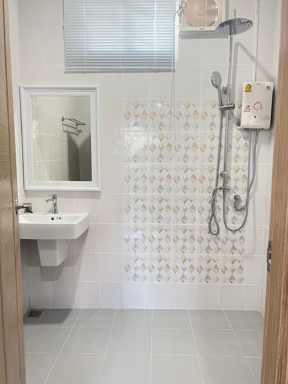Free toiletries, hair dryer