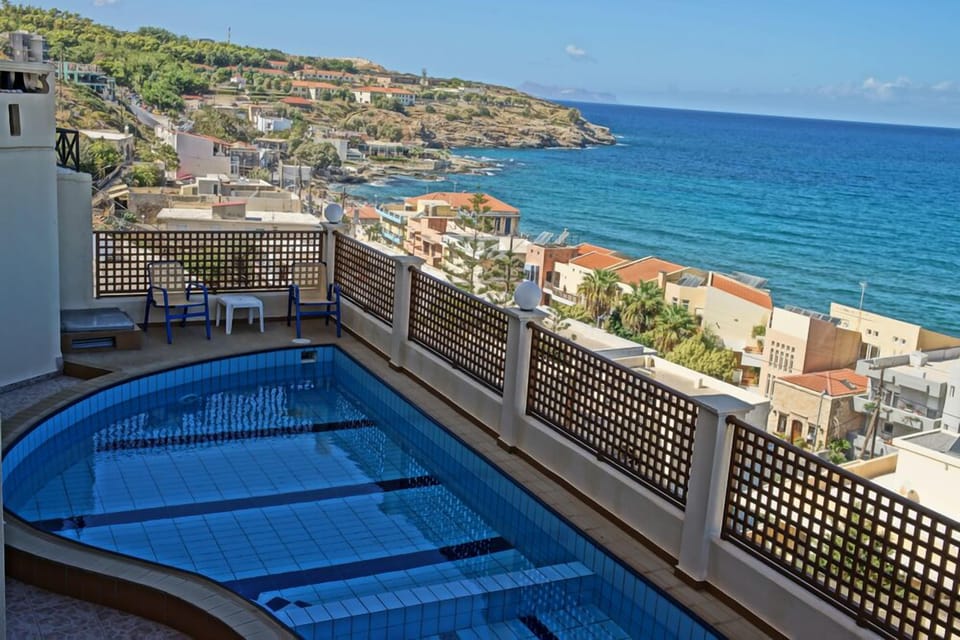 Seasonal outdoor pool, pool umbrellas, sun loungers