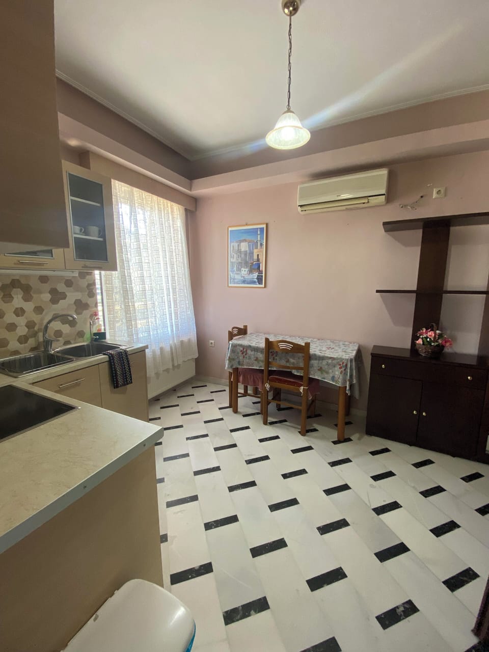 Triple Room (305) | In-room safe, soundproofing, free WiFi, bed sheets