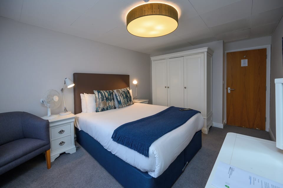 Standard Apartment | Desk, laptop workspace, iron/ironing board, free WiFi